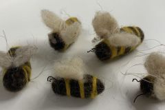 Bienen-gefilzt-IMG_2204-Blaettle.jpg-Website