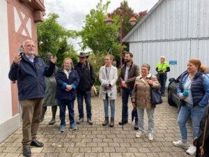 Mehr über den Artikel erfahren Erfolgreiche Premiere des „Spaziergangs durch Urbach“