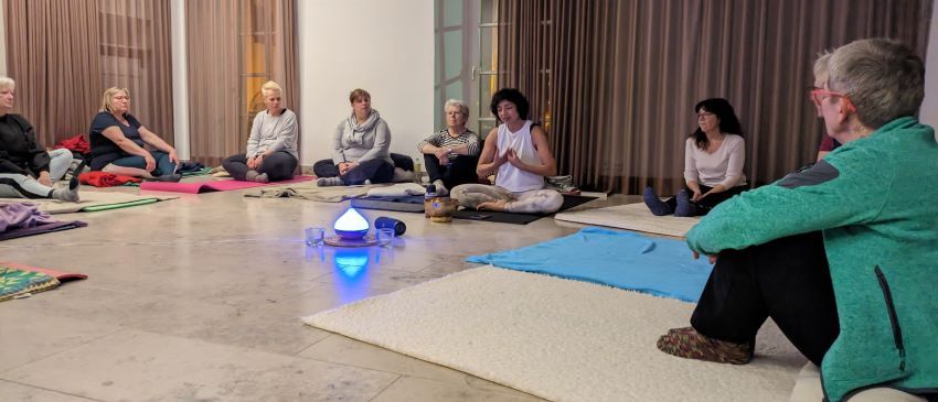Mehr über den Artikel erfahren Mit Yoga ins neue Jahr