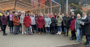 Mehr über den Artikel erfahren Urbacher Landfrauen besuchen den Triberger Weihnachtszauber