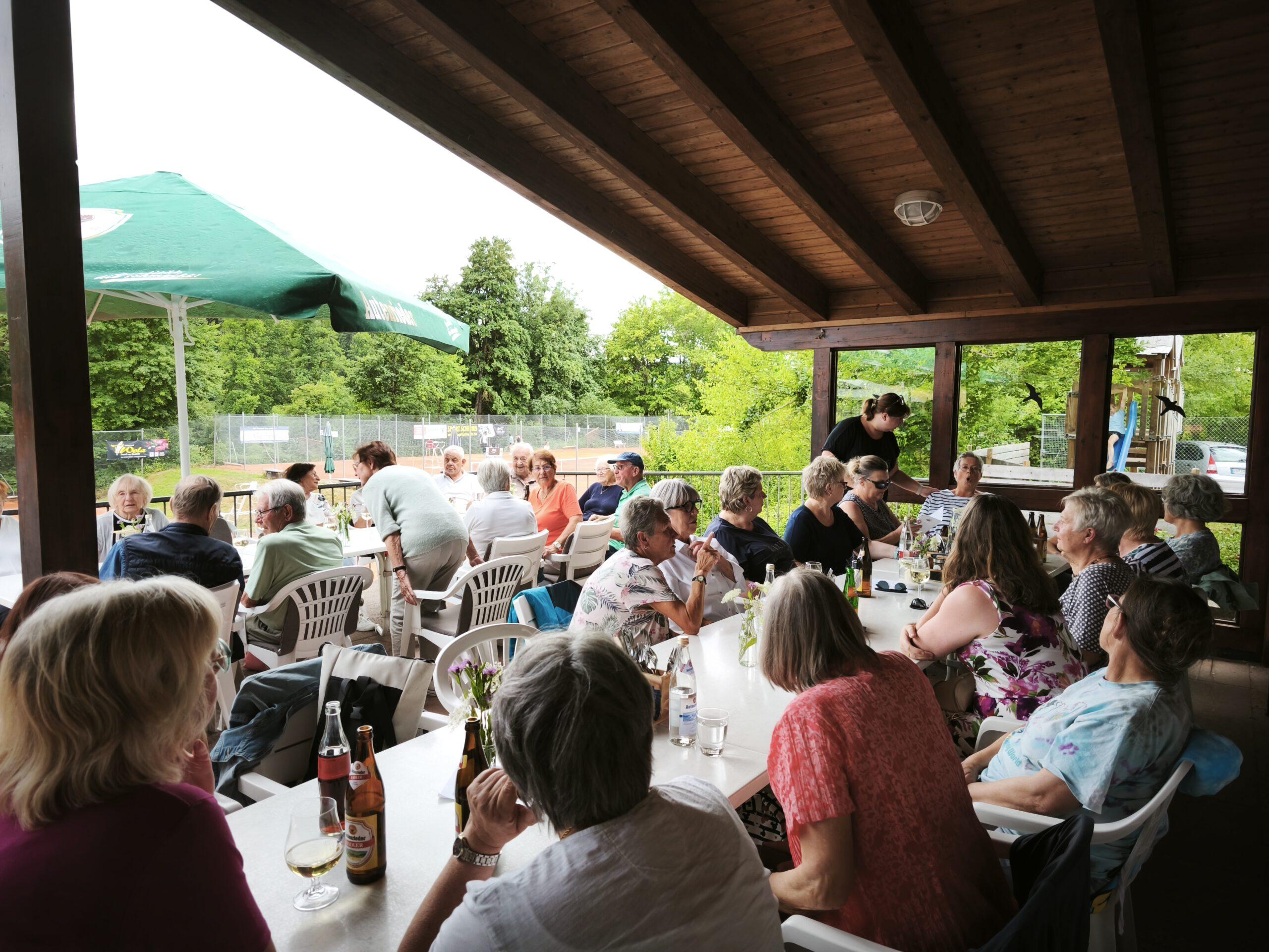 Du betrachtest gerade Stammtisch Treff beim TC Urbach